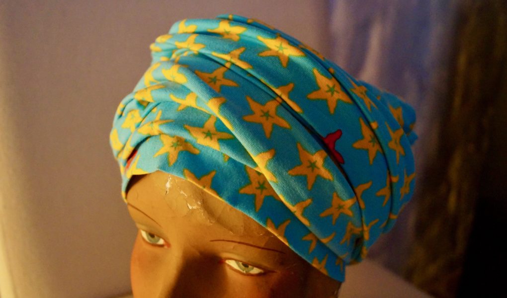 Ein Turban als Kopfbedeckung